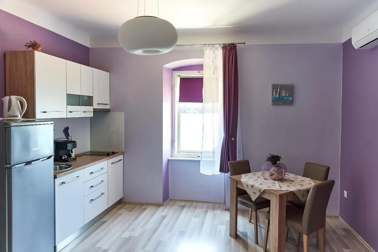 Apartments Nives Cres