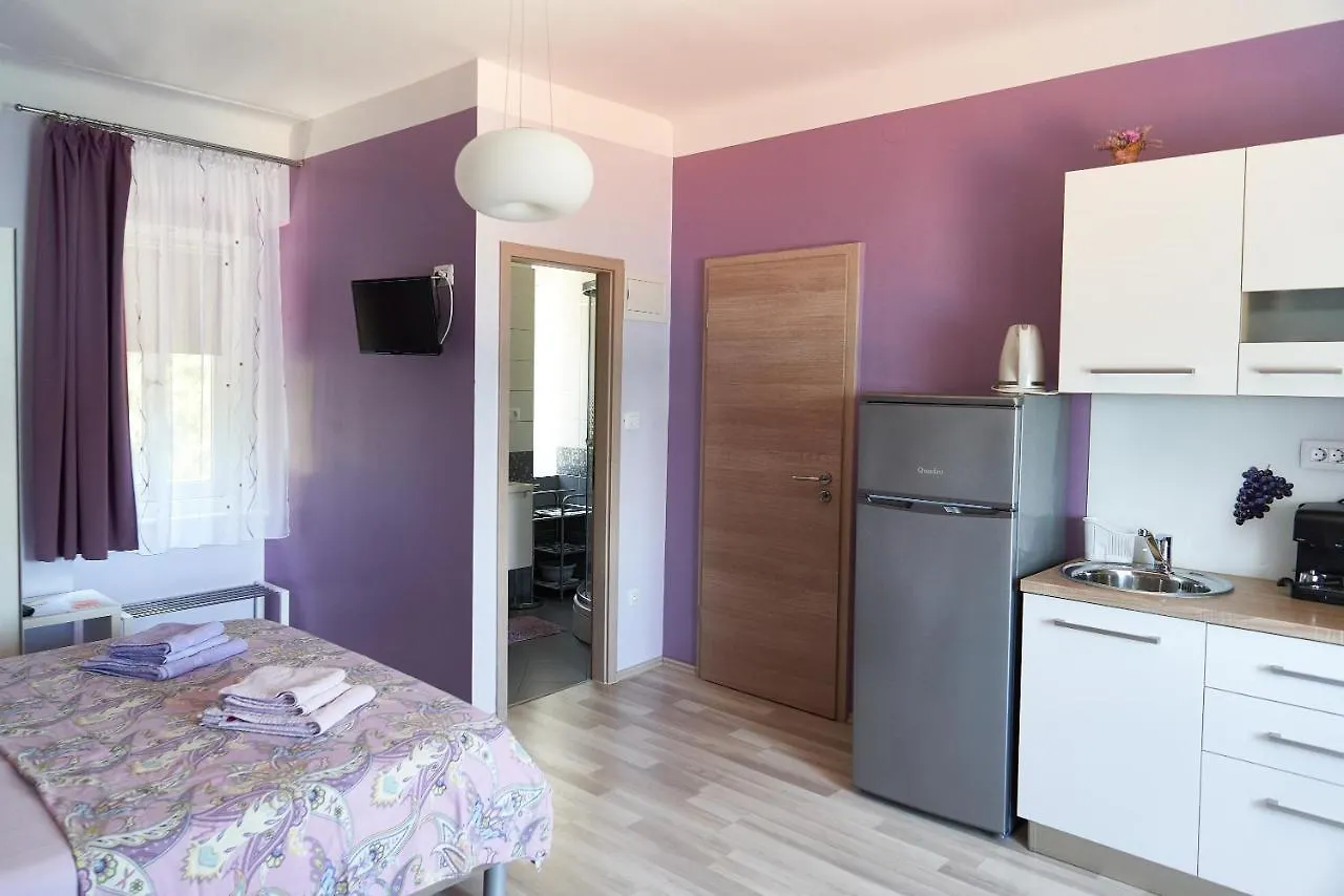 Apartments Nives Cres Croazia