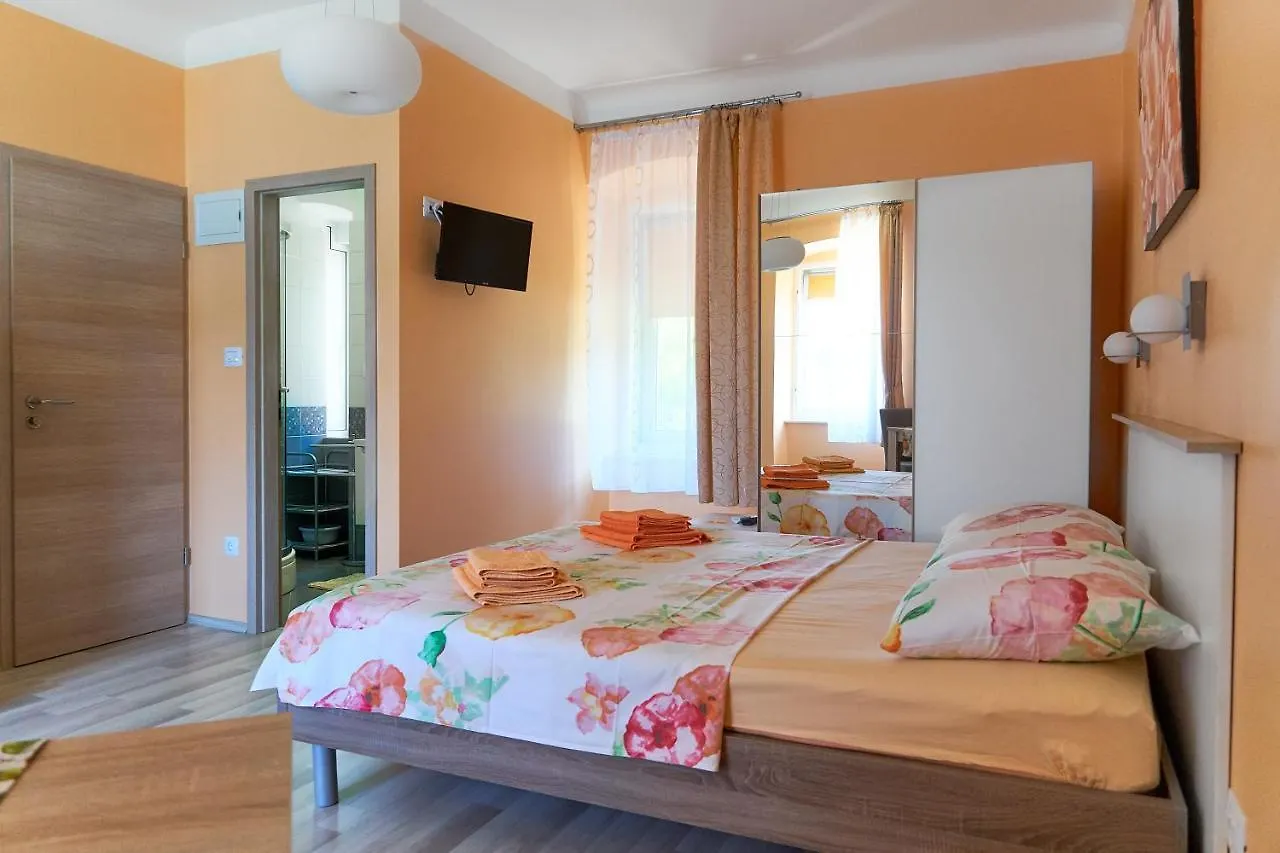 Apartments Nives Cres Croazia
